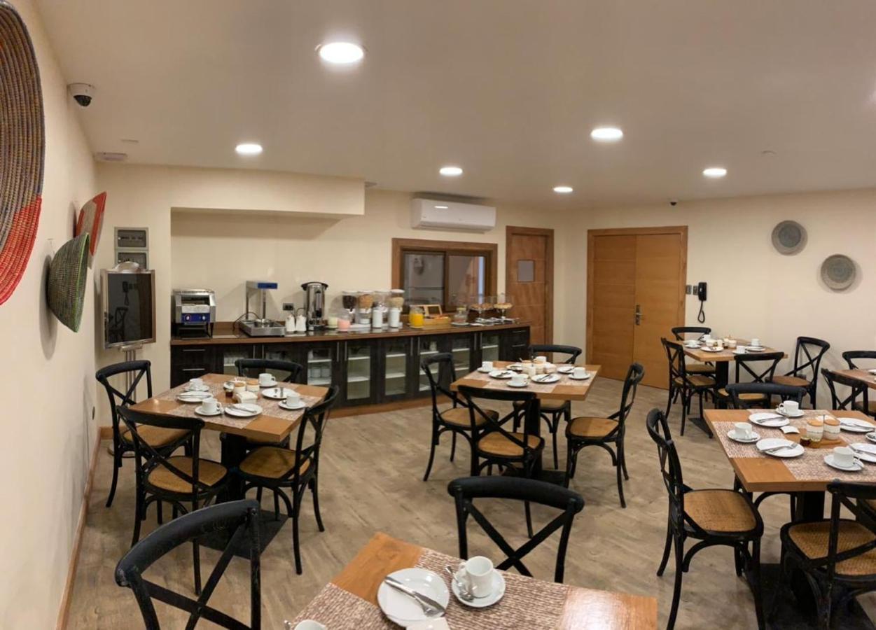 Entre Cumbres Apart Hotel Coyhaique Eksteriør billede